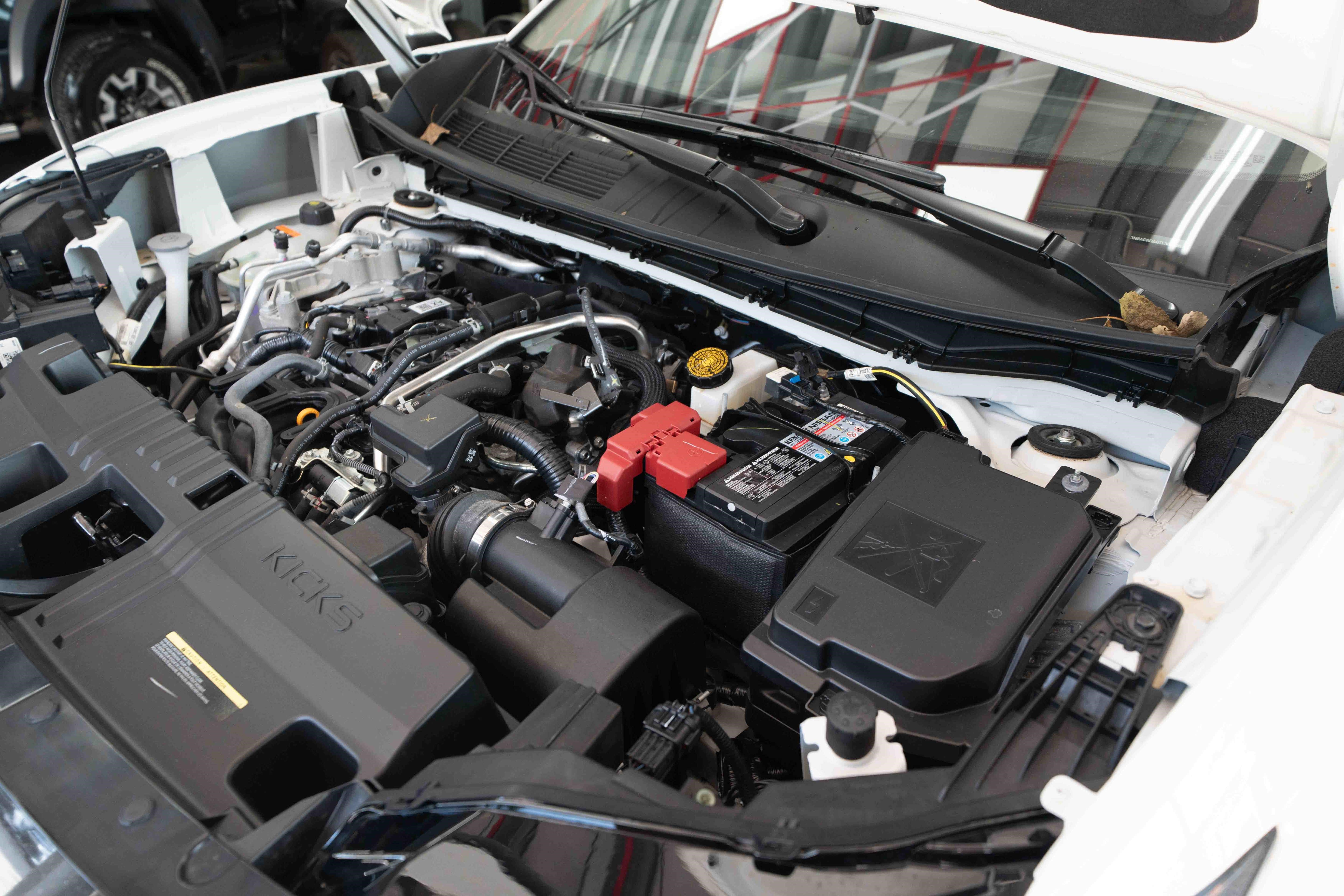 Used 2026 Nissan Kicks SR FWD image 33