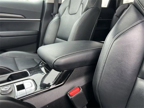 Certified 2025 Kia Telluride S image 21