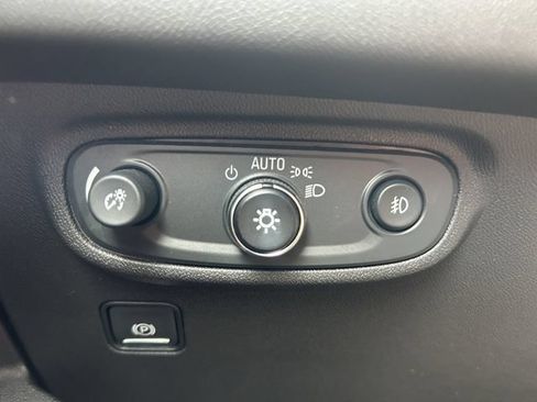 Used 2021 GMC Terrain SLT w/ Infotainment Package II AWD/4WD image 29