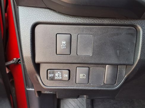 Used 2020 Toyota Tacoma SR AWD/4WD image 23