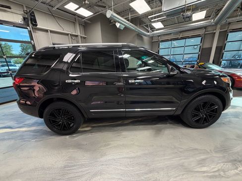 Used 2015 Ford Explorer XLT w/ Equipment Group 202A image 31