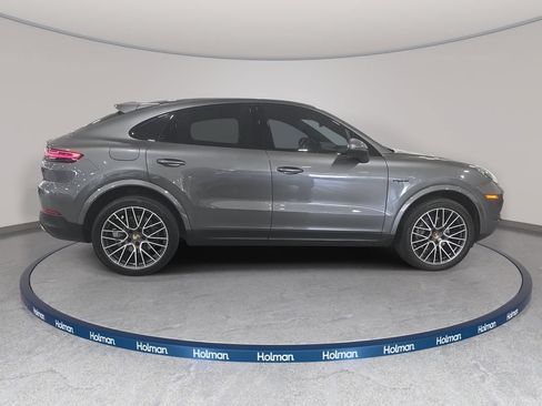Used 2020 Porsche Cayenne E-Hybrid Coupe AWD/4WD image 5