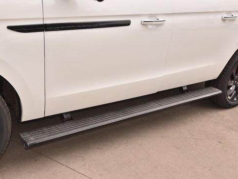 New 2025 Lincoln Navigator L Reserve w/ Jet Appearance Package image 40