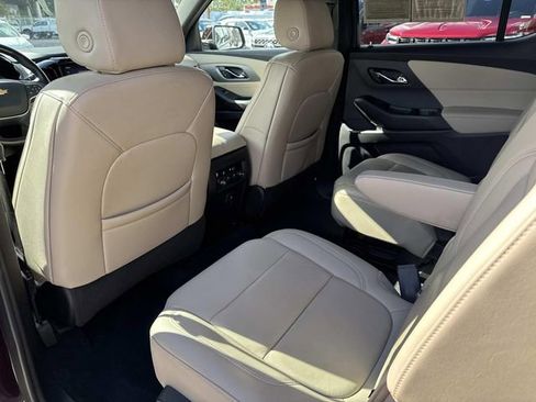 Used 2022 Chevrolet Traverse LT image 13