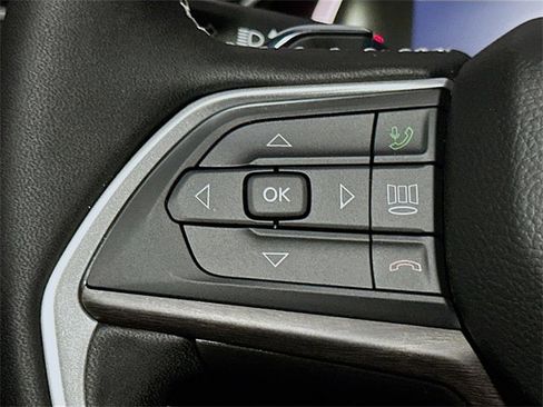 New 2025 Jeep Grand Cherokee Limited w/ Luxury Tech Group II image 28