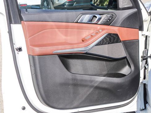 Used 2021 BMW X7 xDrive40i w/ Premium Package image 20