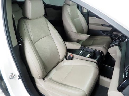 Used 2018 Honda Odyssey Elite image 2
