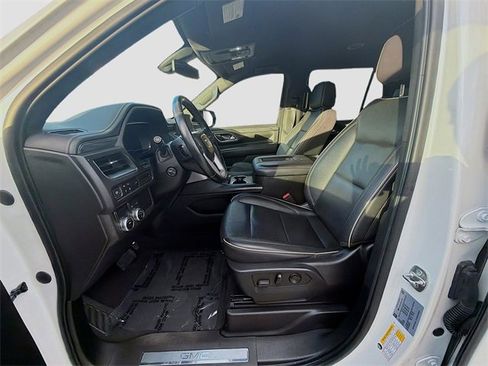 Used 2022 GMC Yukon SLT w/ SLT Luxury Package image 19
