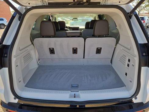 Used 2024 GMC Acadia Denali w/ LPO, Floor Liner Package FWD image 12