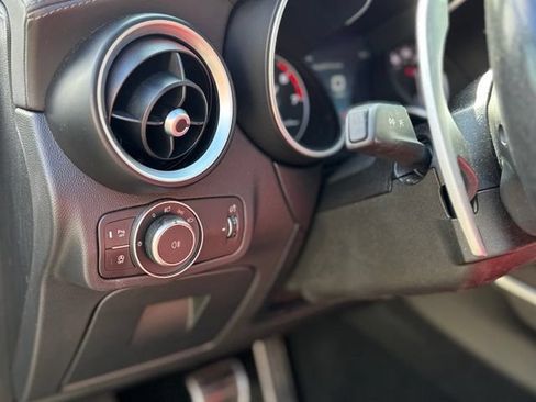 Used 2022 Alfa Romeo Stelvio Veloce AWD/4WD image 14