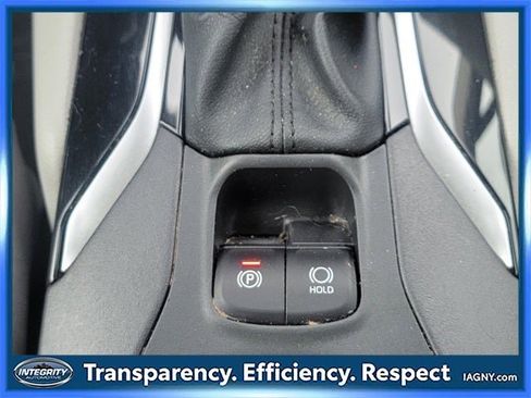 Used 2024 Toyota Corolla Cross L image 23