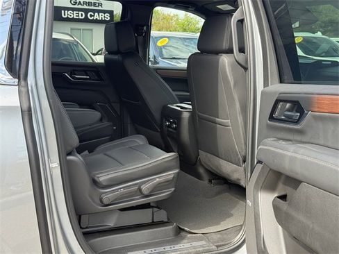 Used 2025 GMC Yukon XL Denali image 32