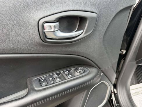 Used 2021 Jeep Compass Latitude AWD/4WD image 23