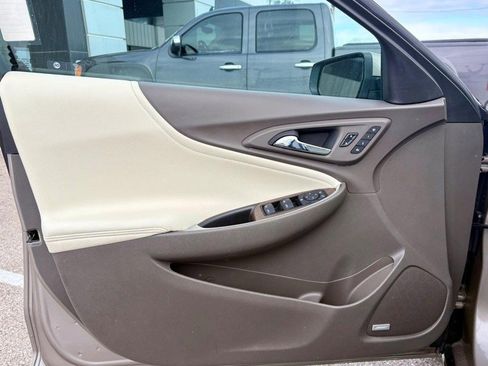 Used 2024 Chevrolet Malibu LT image 15