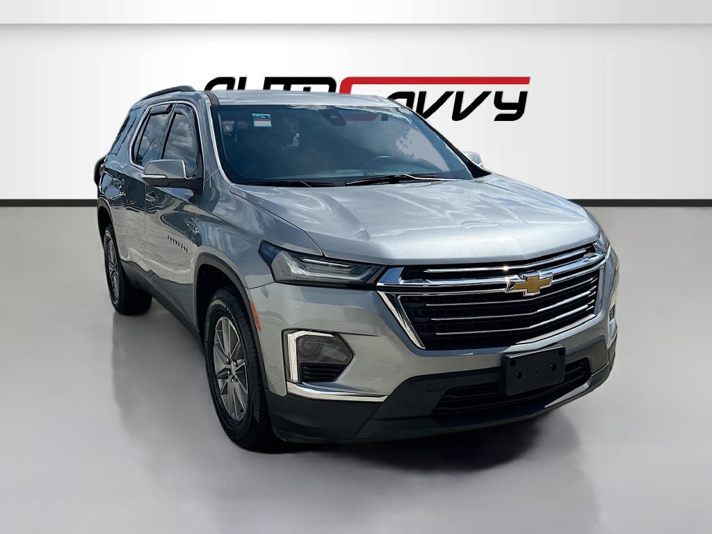 Used 2023 Chevrolet Traverse LT FWD image 1