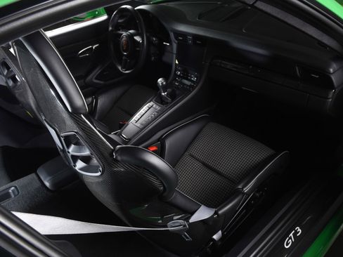 Used 2018 Porsche 911 GT3 RWD image 17