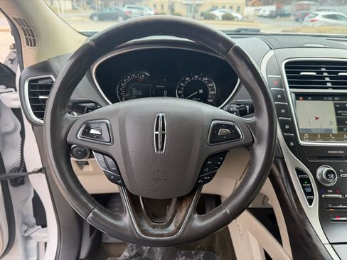 Used 2017 Lincoln MKX Select w/ Select Plus Package image 16