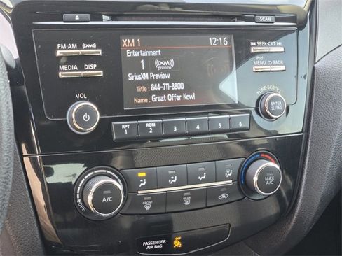 Used 2018 Nissan Rogue Sport S image 17