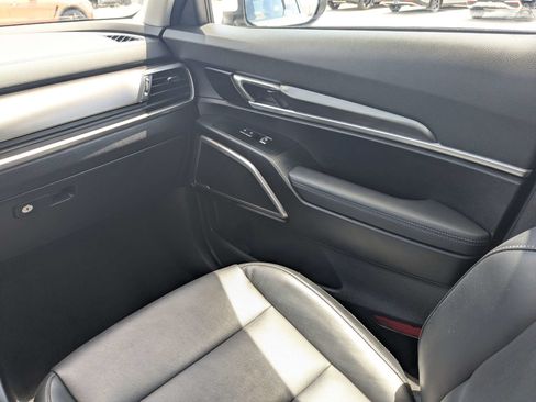 Used 2024 Kia Telluride S FWD image 22