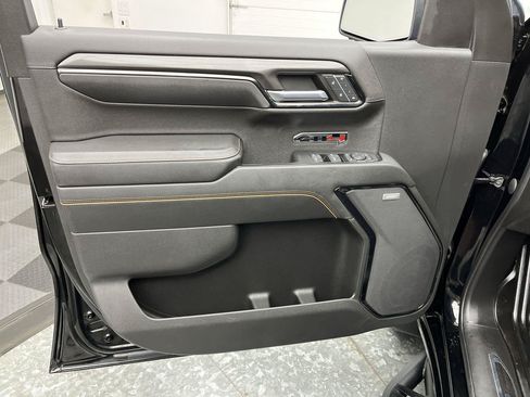 Used 2024 GMC Sierra 1500 AT4 w/ Technology Package AWD/4WD image 9