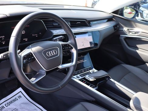 Used 2021 Audi e-tron Premium w/ Convenience Plus Package image 9