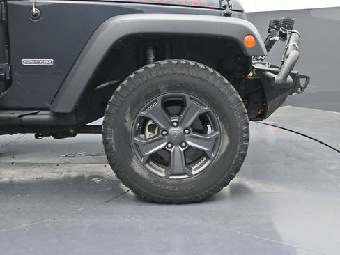 Used 2018 Jeep Wrangler Unlimited Rubicon AWD/4WD image 34