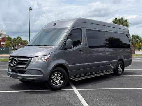 Used 2020 Mercedes-Benz Sprinter 2500 image 1