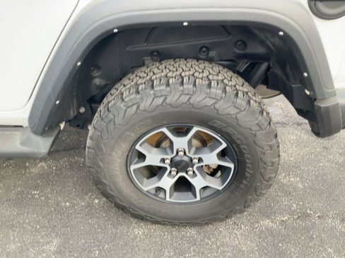 Used 2022 Jeep Wrangler Unlimited Rubicon w/ Cold Weather Group image 25