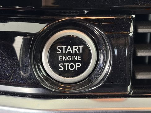 Certified 2023 Nissan Pathfinder SL w/ Lighting Package (N92) image 31