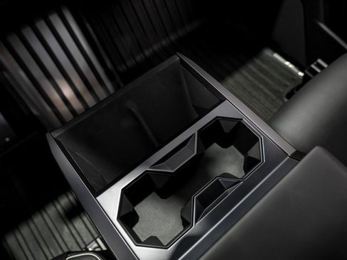 Used 2024 Tesla Cybertruck AWD Crew Cab image 21