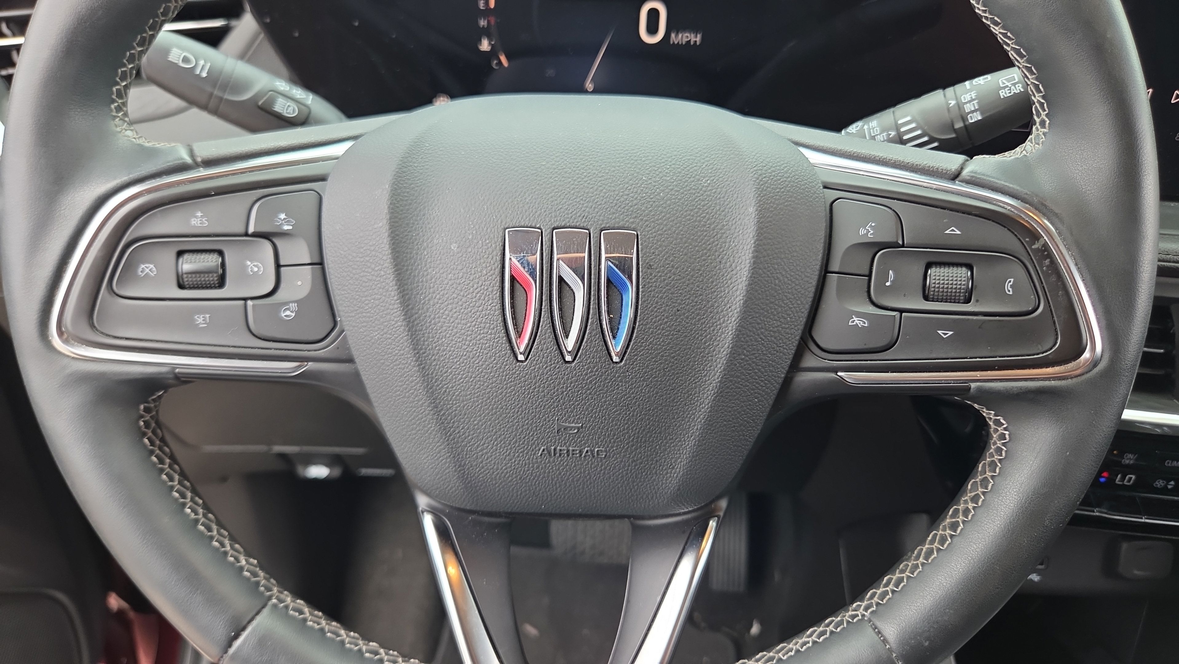 Certified 2024 Buick Encore GX Avenir FWD image 23
