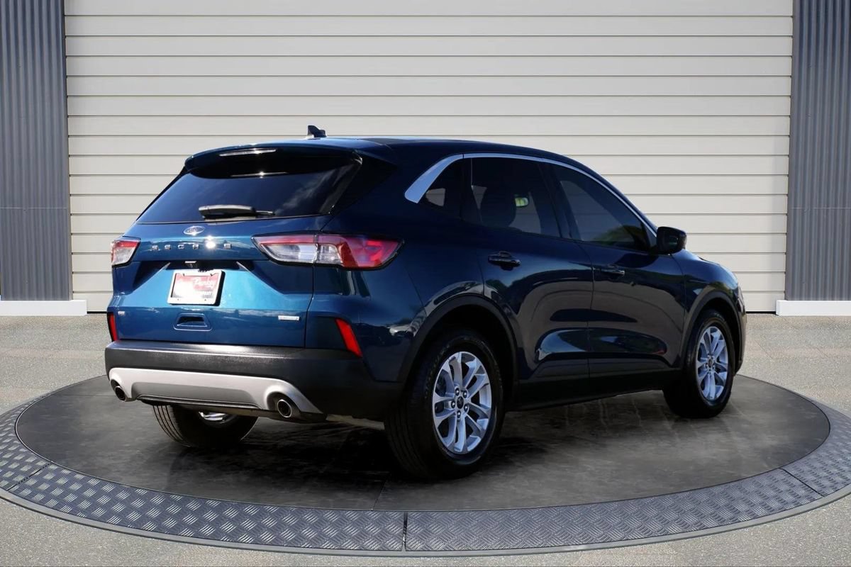 Used 2020 Ford Escape SE FWD image 7