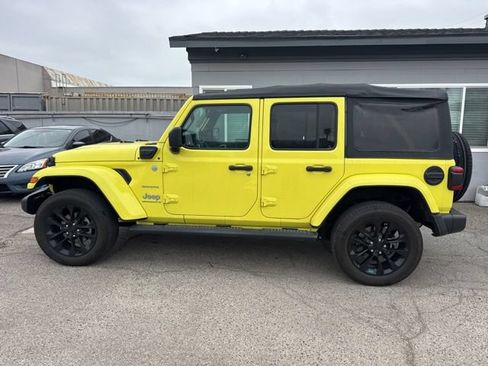 Used 2023 Jeep Wrangler Unlimited Sahara w/ Cold Weather Group AWD/4WD image 8