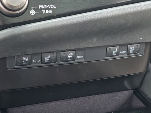 Used 2023 Lexus ES 300h w/ Premium Package image 19