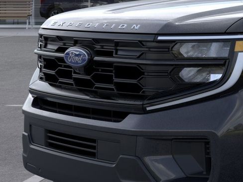 New 2025 Ford Expedition Max Active image 17