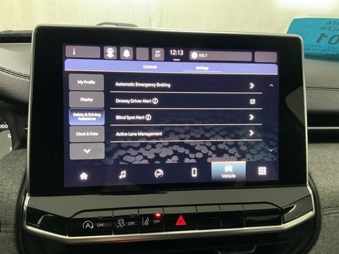 Used 2023 Jeep Compass Latitude image 28