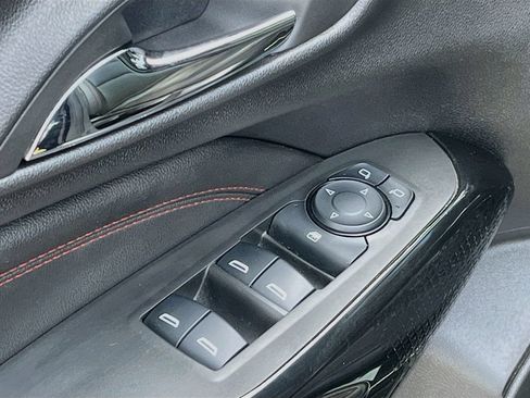 Used 2025 Chevrolet Trax RS w/ Driver Confidence Package FWD image 17