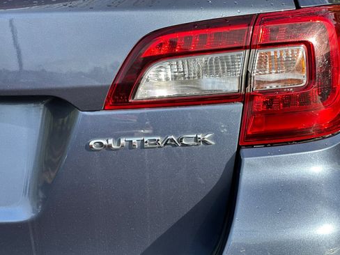 Used 2018 Subaru Outback 2.5i Limited image 35