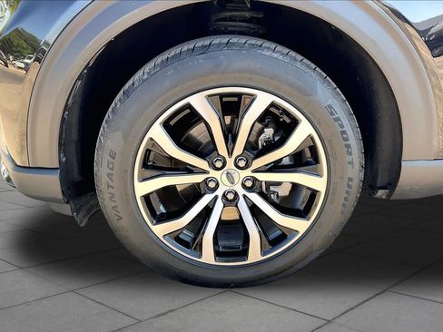 Used 2025 Ford Explorer ST-Line AWD/4WD image 11