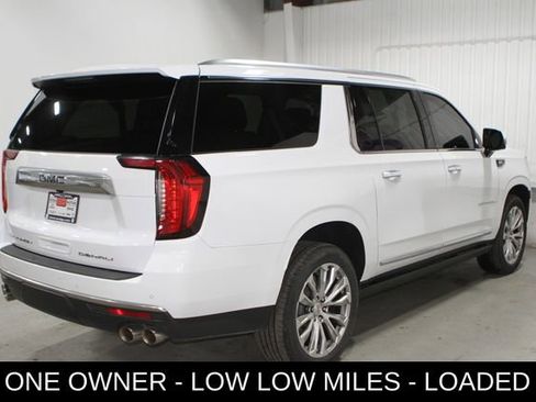 Used 2022 GMC Yukon XL Denali AWD/4WD image 36