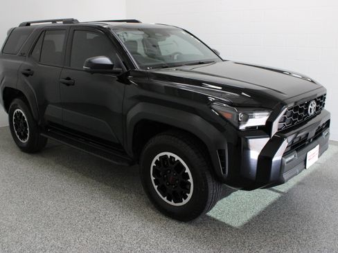Used 2025 Toyota 4Runner TRD Off-Road Premium w/ Tow Technology Package AWD/4WD image 4