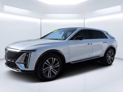 Used 2024 Cadillac Lyriq Luxury RWD image 7