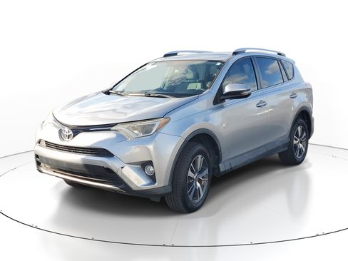 Used 2016 Toyota RAV4 XLE image 3