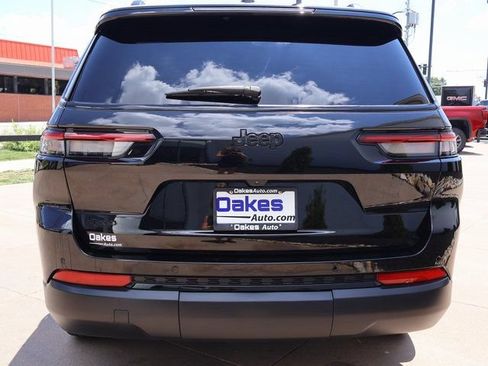 Used 2025 Jeep Grand Cherokee L Altitude AWD/4WD image 6