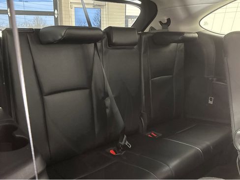 Used 2022 Toyota Highlander XLE image 37