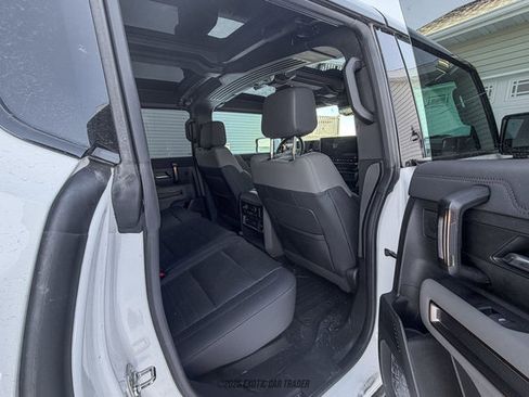 Used 2025 GMC Hummer EV 2X AWD/4WD image 46