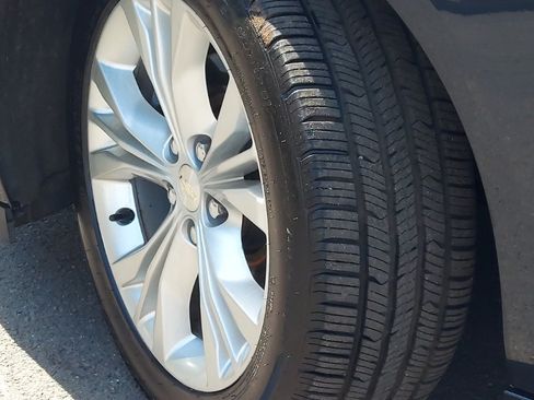 Used 2014 Chevrolet Impala LT w/ Premium Seating Package FWD image 18