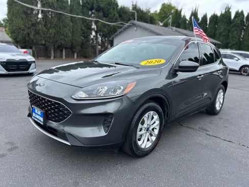 Used 2020 Ford Escape SE FWD image 3