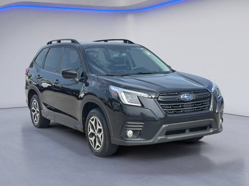 Used 2023 Subaru Forester Premium AWD/4WD image 5