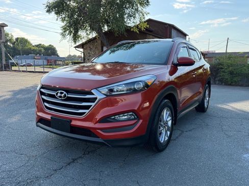 Used 2017 Hyundai Tucson SE FWD image 3